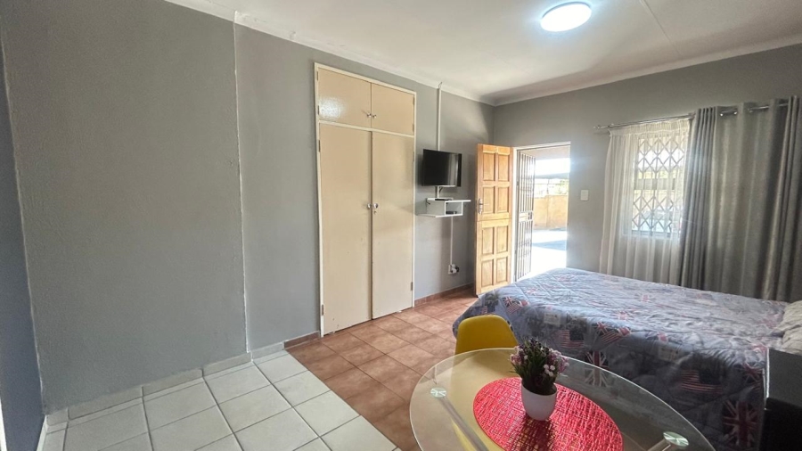 6 Bedroom Property for Sale in Protea Park North West